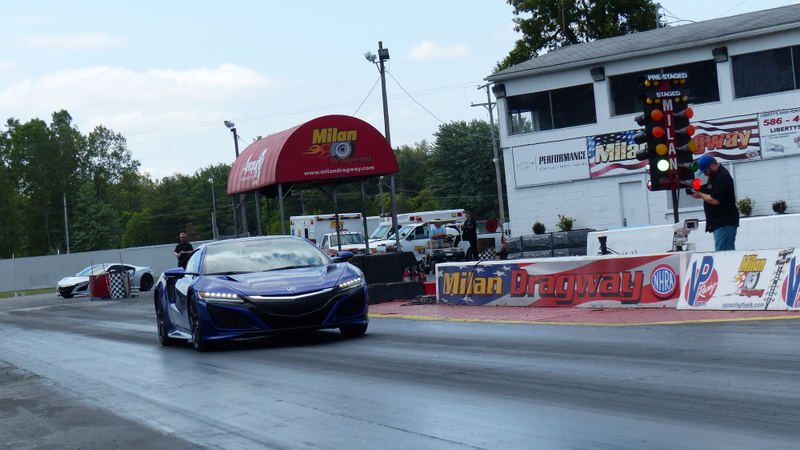 Illustration for article titled What It's Like Stepping Out Of A 250,000 Mile Junker And Into A $150,000 Acura NSX